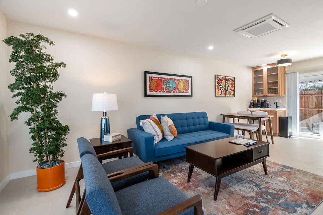 10921 Polaris Dr in San Diego, CA - Building Photo