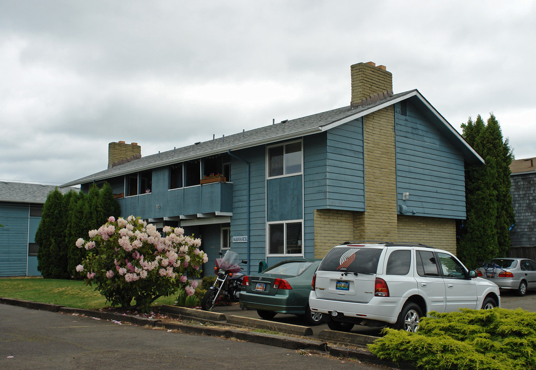 951-957 NW Garfield Ave in Corvallis, OR - Building Photo