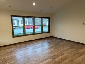 2717 Barnhill Rd SE in New Philadelphia, OH - Building Photo - Building Photo