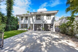 1117 Alberca St in Coral Gables, FL - Building Photo