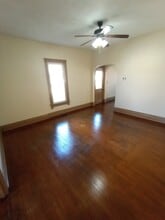 825 Tremont Ave SW, Unit APT B in Massillon, OH - Building Photo - Building Photo