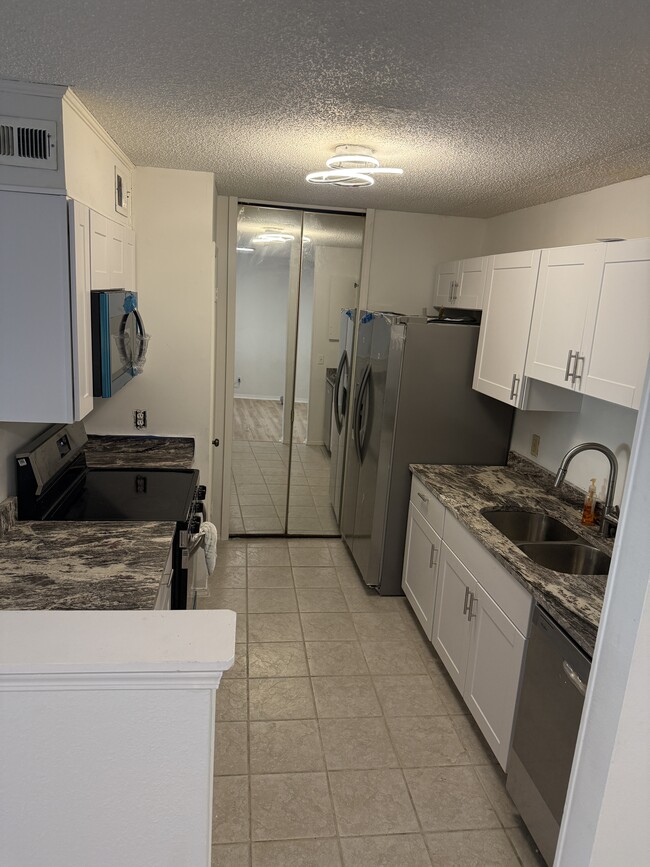 2299 Scenic Hwy, Unit C1 in Pensacola, FL - Building Photo - Building Photo