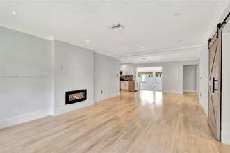 2415 SW 21st Ter in Miami, FL - Building Photo - Building Photo