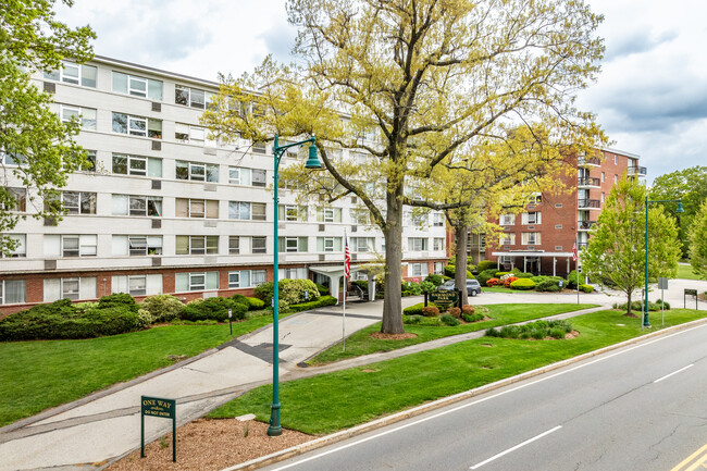 Hammond Park Condominiums in Chestnut Hill, MA - Foto de edificio - Building Photo