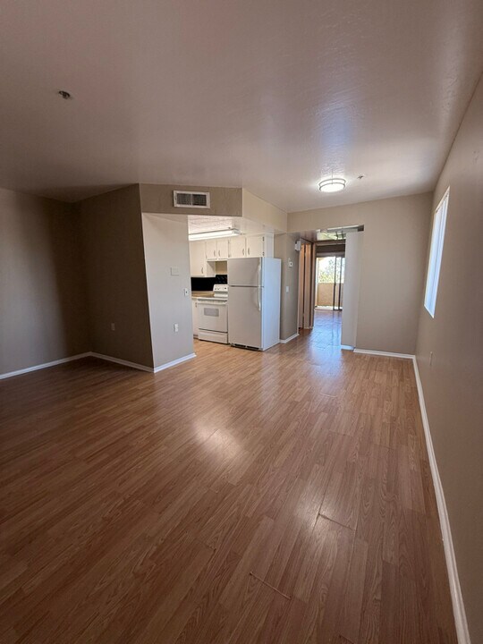 12221 W Bell Rd in Surprise, AZ - Foto de edificio