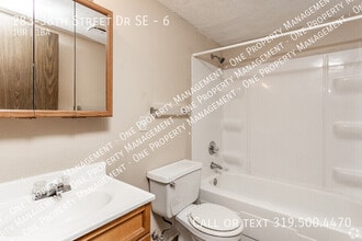 283 38th St Dr SE in Cedar Rapids, IA - Building Photo - Building Photo