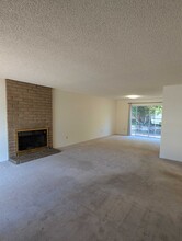 354 Prune Tree Dr in Healdsburg, CA - Building Photo - Building Photo