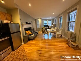 82 Phillips St in Boston, MA - Building Photo