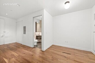 140 W 22nd St-Unit -: 2C in New York, NY - Building Photo - Building Photo