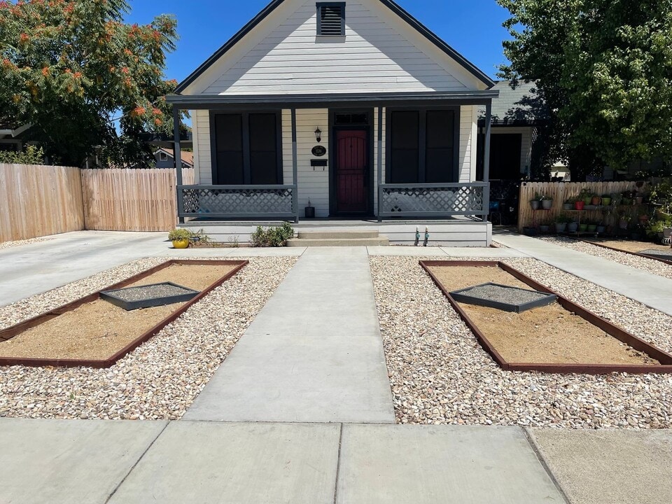 1534 Park St in Paso Robles, CA - Building Photo