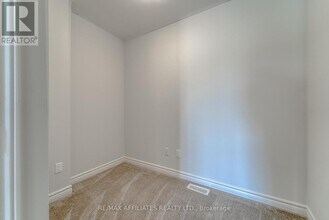 28 Verglas Ln. in Ottawa, ON - Building Photo - Building Photo