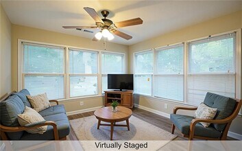 294 E Burns Ct SW in Marietta, GA - Building Photo - Building Photo