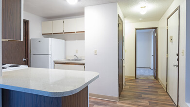 Hidden Lake Apartments in Lakewood, WA - Building Photo - Interior Photo