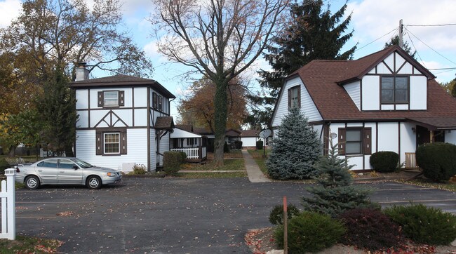 10390 Main St in Clarence, NY - Foto de edificio - Building Photo