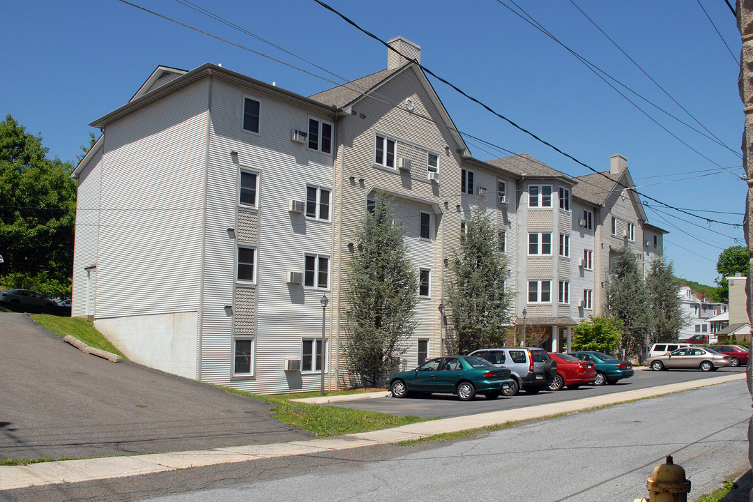 Centre Street Court in Ashland, PA - Building Photo