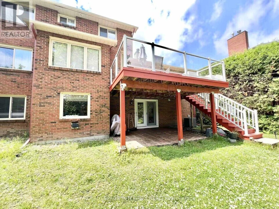 6 Curran St in Ottawa, ON - Building Photo