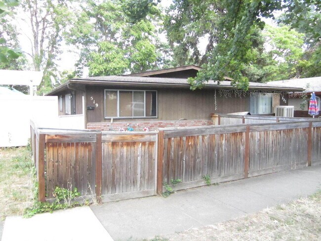 property at 521-521 S Holly St