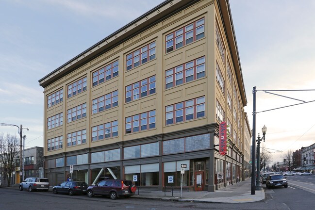 Grand Oak Apartments in Portland, OR - Building Photo - Building Photo