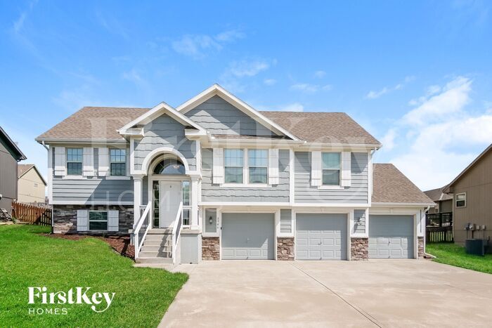 8946 NE 116th Terr in Kansas City, MO - Building Photo
