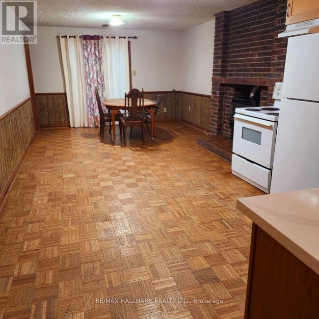 397 Archdekin Dr in Brampton, ON - Building Photo - Building Photo