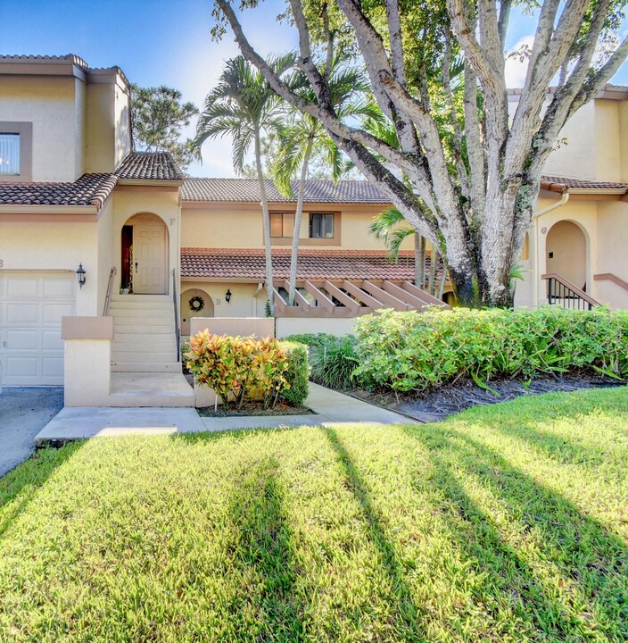 5521 Coach House Cir-Unit -F in Boca Raton, FL - Foto de edificio