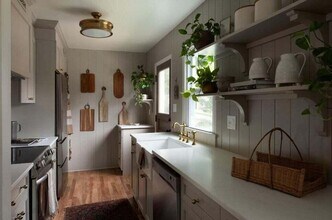 150 E Lancaster Ave in Whitefish Bay, WI - Building Photo - Building Photo