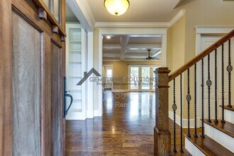 210 38th Ave N in Nashville, TN - Building Photo - Building Photo