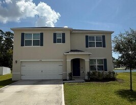 2924 Canary Ln in Tavares, FL - Building Photo