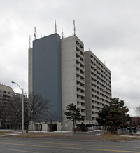 Tam O'Shanter Towers in Toronto, ON - Building Photo - Building Photo