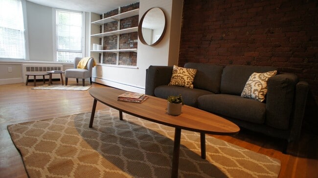 65 Dartmouth St, Unit #1 in Boston, MA - Building Photo - Building Photo