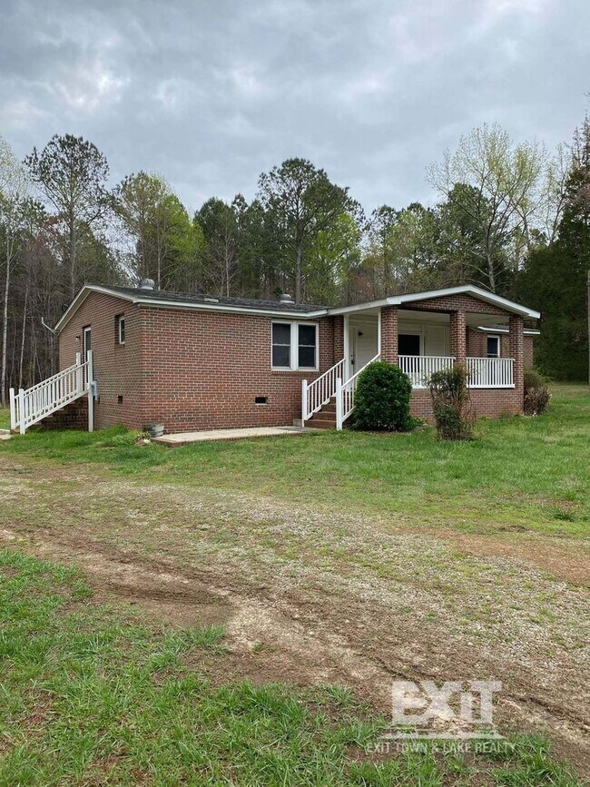 2700 Cleaton Rd in Brodnax, VA - Building Photo - Building Photo
