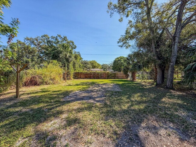 1844 27th St S in St. Petersburg, FL - Building Photo - Building Photo