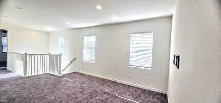 4121 Mission Tree Way in Oceanside, CA - Foto de edificio - Building Photo