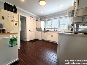 19 Larose Pl, Unit 1 in Boston, MA - Building Photo - Building Photo