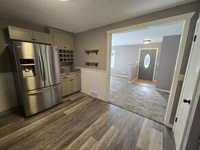 2728 Edgewood Dr in Rockford, IL - Foto de edificio - Building Photo