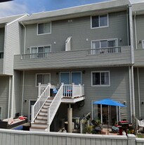 146 North Beacon St, Unit B1 in Boston, MA - Building Photo
