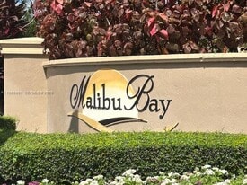 925 NE 34th Ave in Homestead, FL - Building Photo