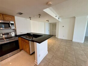 770 Claughton Island Dr, Unit 2113 in Miami, FL - Building Photo - Building Photo