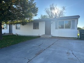 4035-4037 Amber Ln in Pocatello, ID - Building Photo