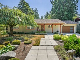 5530 SW Logan Ct in Portland, OR - Building Photo