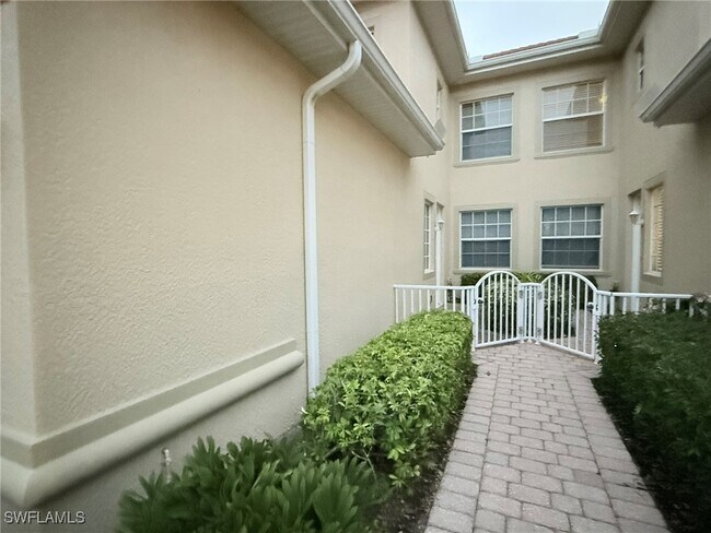 5600 Chelsey Ln in Ft. Myers, FL - Building Photo - Building Photo