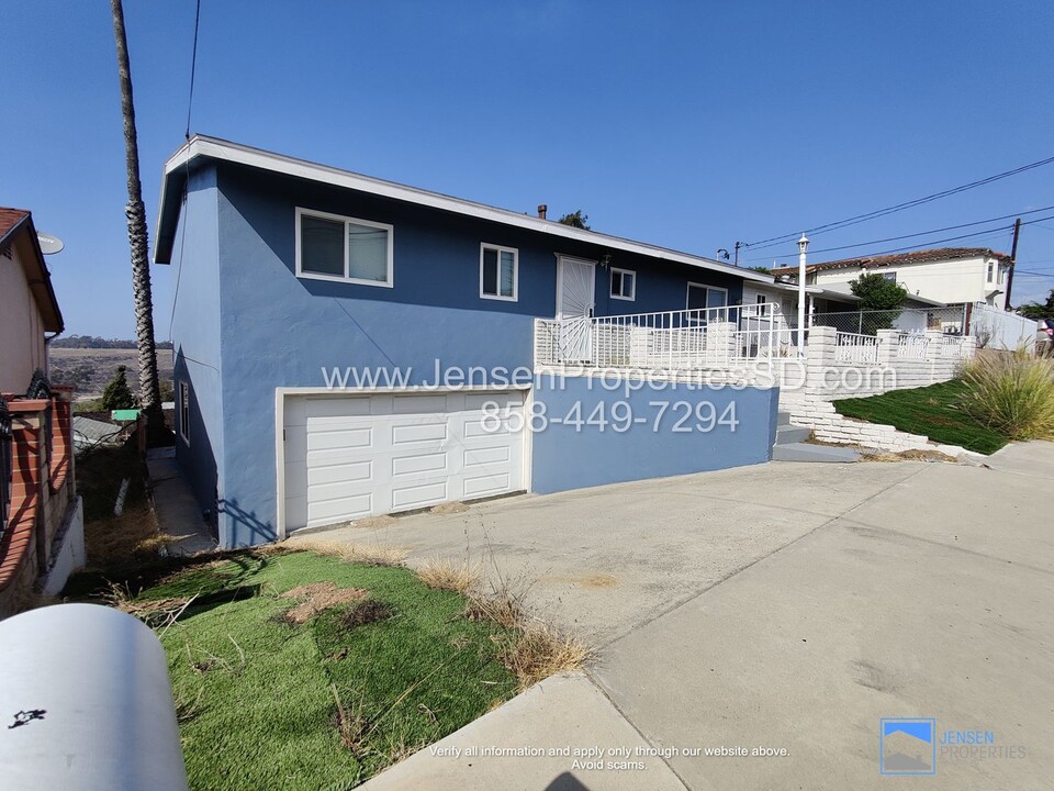 6356 Tooley St in San Diego, CA - Building Photo