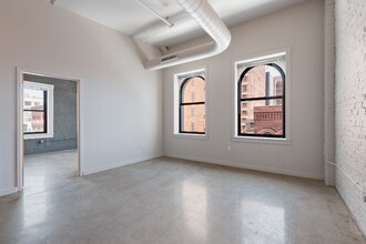 1006 Olive St in St. Louis, MO - Building Photo - Building Photo