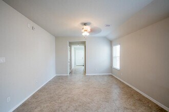12111 Parade Park Pl in Houston, TX - Building Photo - Building Photo