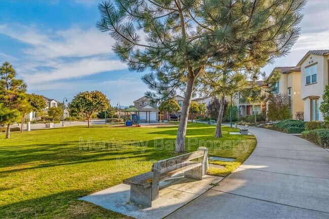 480 Palisade Dr in Marina, CA - Building Photo - Building Photo