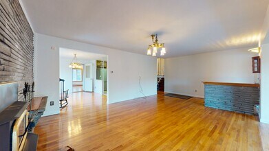 80 Luciani Rd in Woodbridge, CT - Building Photo - Building Photo
