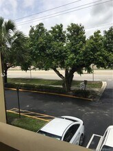 6350 NW 62nd St-Unit -211 in Fort Lauderdale, FL - Building Photo - Building Photo