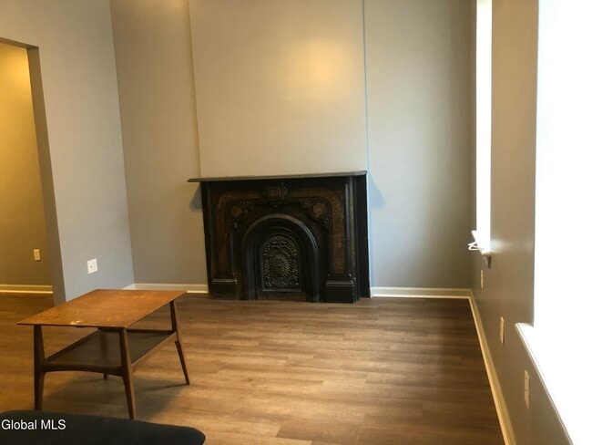 396 1st St in Troy, NY - Building Photo - Building Photo