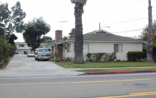 279 W Wilson St in Costa Mesa, CA - Building Photo - Building Photo