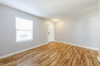 16809 W Central St in Surprise, AZ - Foto de edificio - Building Photo